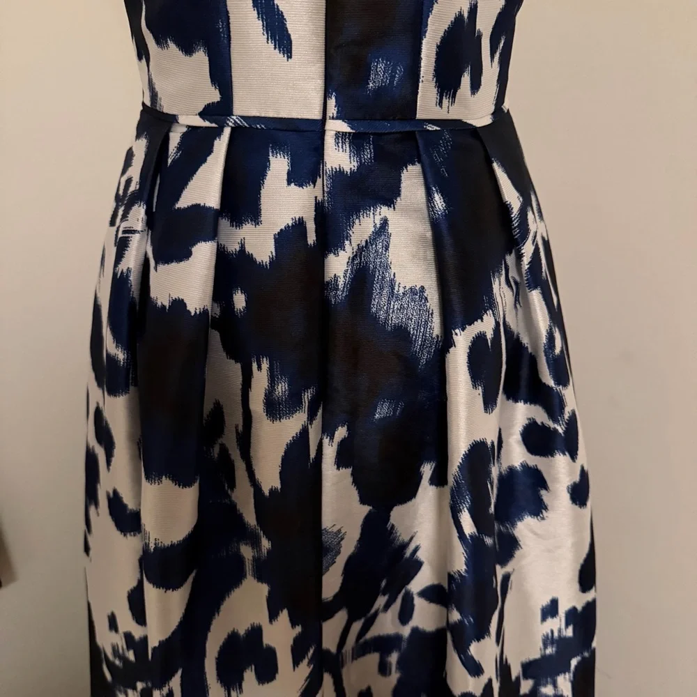 Adrianna Papell Navy and White Floral Gown size 2 pockets - Picture 8 of 15